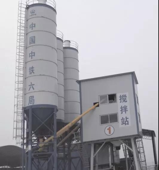 混凝土攪拌站.jpg 混凝土攪拌站.jpg